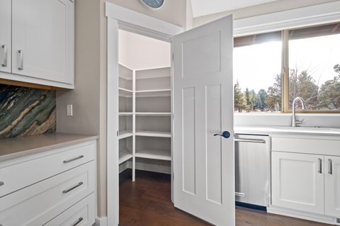 Tiny photo for 291 Sun Vista Drive, Redmond, OR 97756 (MLS # 220212201)