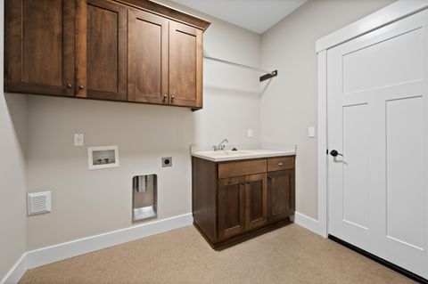 Tiny photo for 291 Sun Vista Drive, Redmond, OR 97756 (MLS # 220212201)