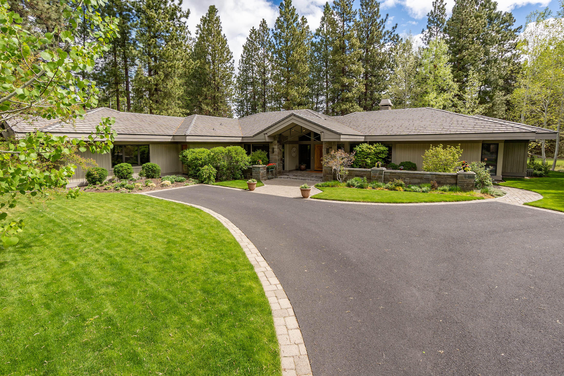 Broken Top - Residential