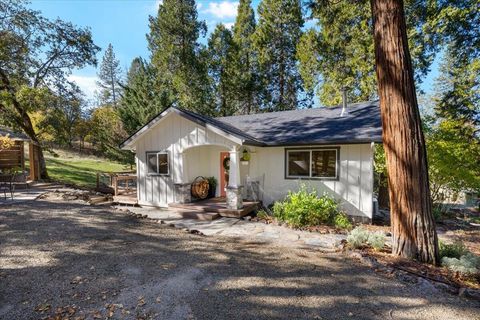 Tiny photo for 58 Pine Street, Shady Cove, OR 97539 (MLS # 220211422)
