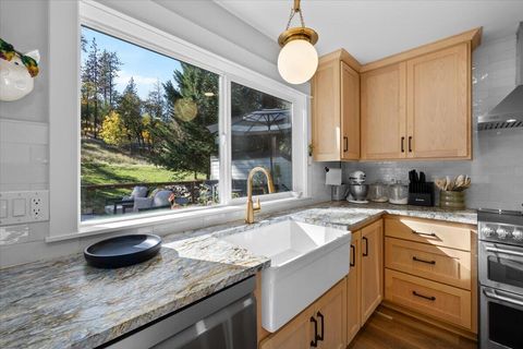 Tiny photo for 58 Pine Street, Shady Cove, OR 97539 (MLS # 220211422)