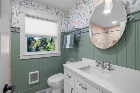 Tiny photo for 58 Pine Street, Shady Cove, OR 97539 (MLS # 220211422)