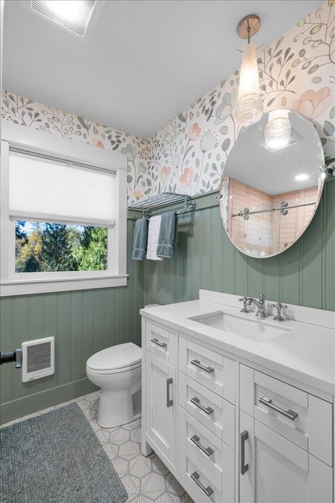 Tiny photo for 58 Pine Street, Shady Cove, OR 97539 (MLS # 220211422)