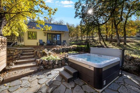 Tiny photo for 58 Pine Street, Shady Cove, OR 97539 (MLS # 220211422)