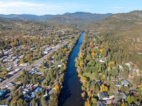 Tiny photo for 58 Pine Street, Shady Cove, OR 97539 (MLS # 220211422)