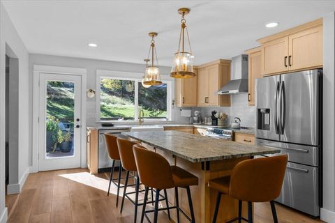 Tiny photo for 58 Pine Street, Shady Cove, OR 97539 (MLS # 220211422)