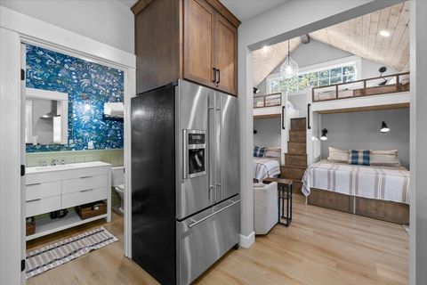 Tiny photo for 58 Pine Street, Shady Cove, OR 97539 (MLS # 220211422)