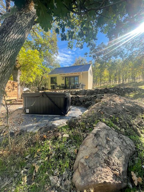 Tiny photo for 58 Pine Street, Shady Cove, OR 97539 (MLS # 220211422)