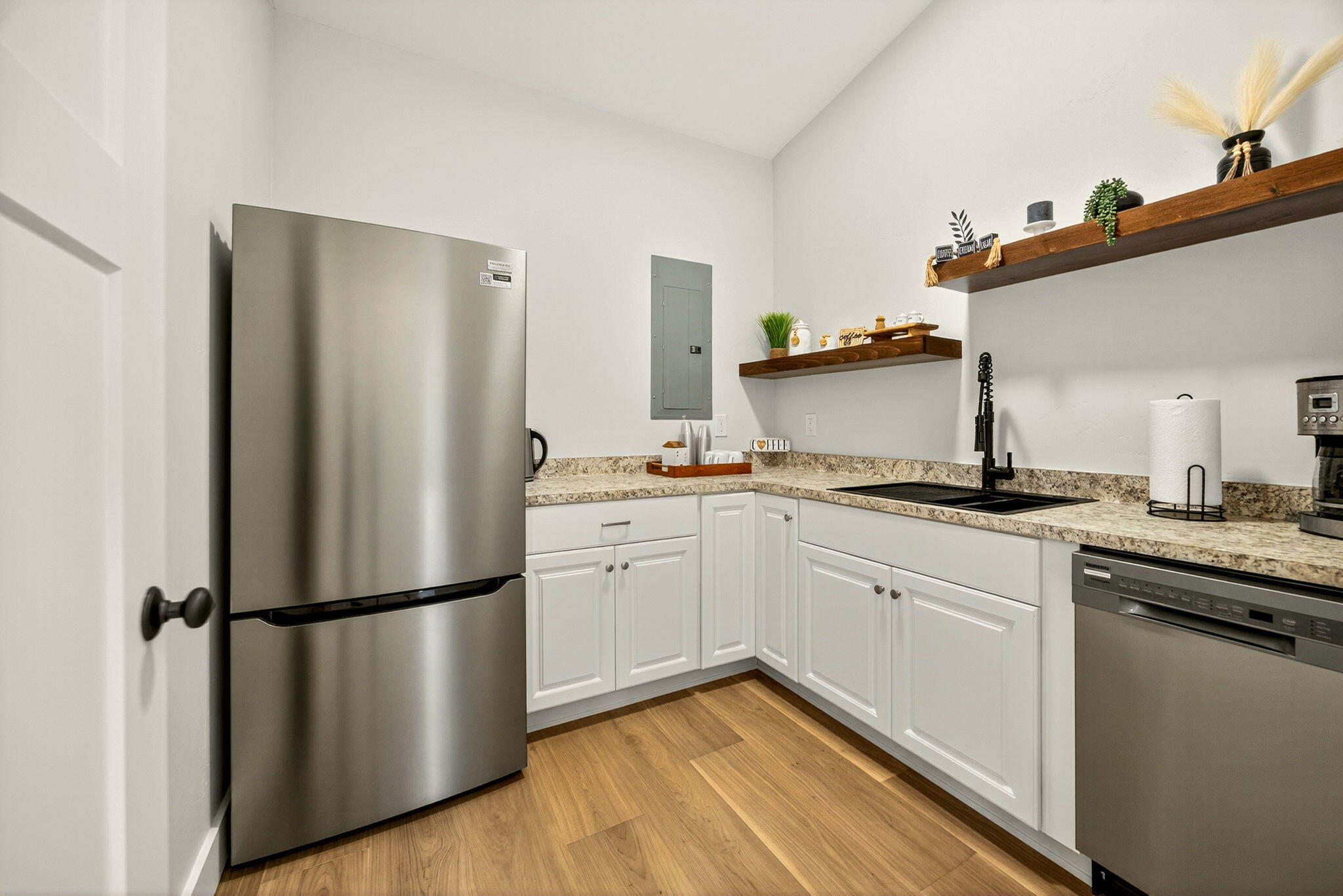 Carner And Sabins Addition To Woodville - Commercial Sale