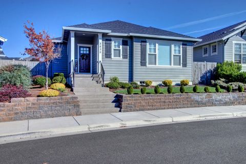 Photo of 3835 Creek Mont Drive, Medford, OR 97504 (MLS # 220213150)