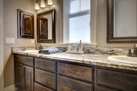 Tiny photo for 3835 Creek Mont Drive, Medford, OR 97504 (MLS # 220213150)