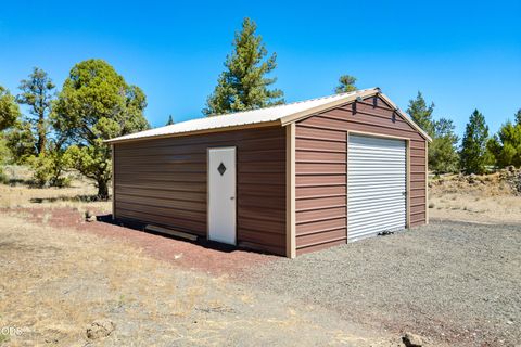 Tiny photo for 4855 NW 57th Street, Redmond, OR 97756 (MLS # 220223298)