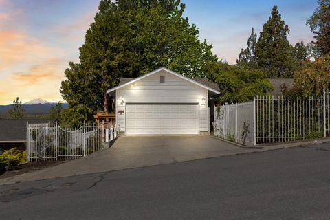 2101 NW Cascade View Drive Bend OR 97703
