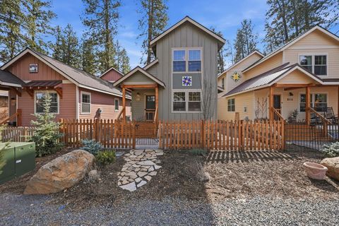 Photo of 337 W Jefferson Avenue #1, Sisters, OR 97759 (MLS # 220216999)