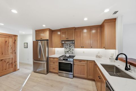Tiny photo for 337 W Jefferson Avenue #1, Sisters, OR 97759 (MLS # 220216999)