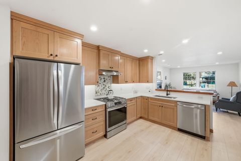 Tiny photo for 337 W Jefferson Avenue #1, Sisters, OR 97759 (MLS # 220216999)