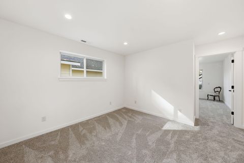 Tiny photo for 337 W Jefferson Avenue #1, Sisters, OR 97759 (MLS # 220216999)