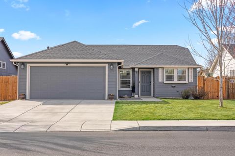 3174 SW Cascade Avenue Redmond OR 97756