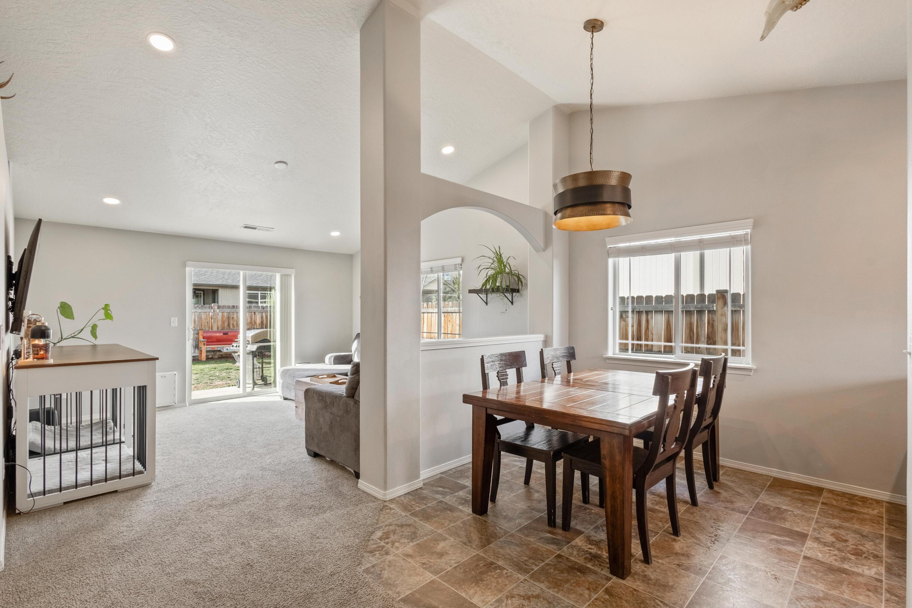 3174 SW Cascade Avenue