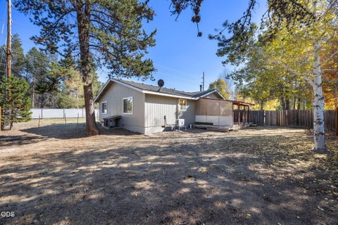 Tiny photo for 52300 Glenwood Drive, La Pine, OR 97739 (MLS # 220229844)