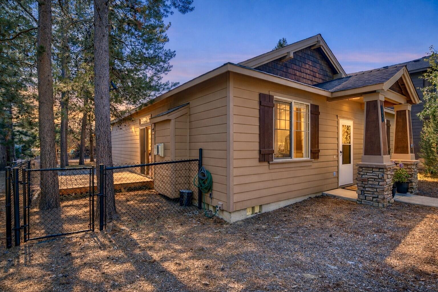 51861 Hollinshead Place