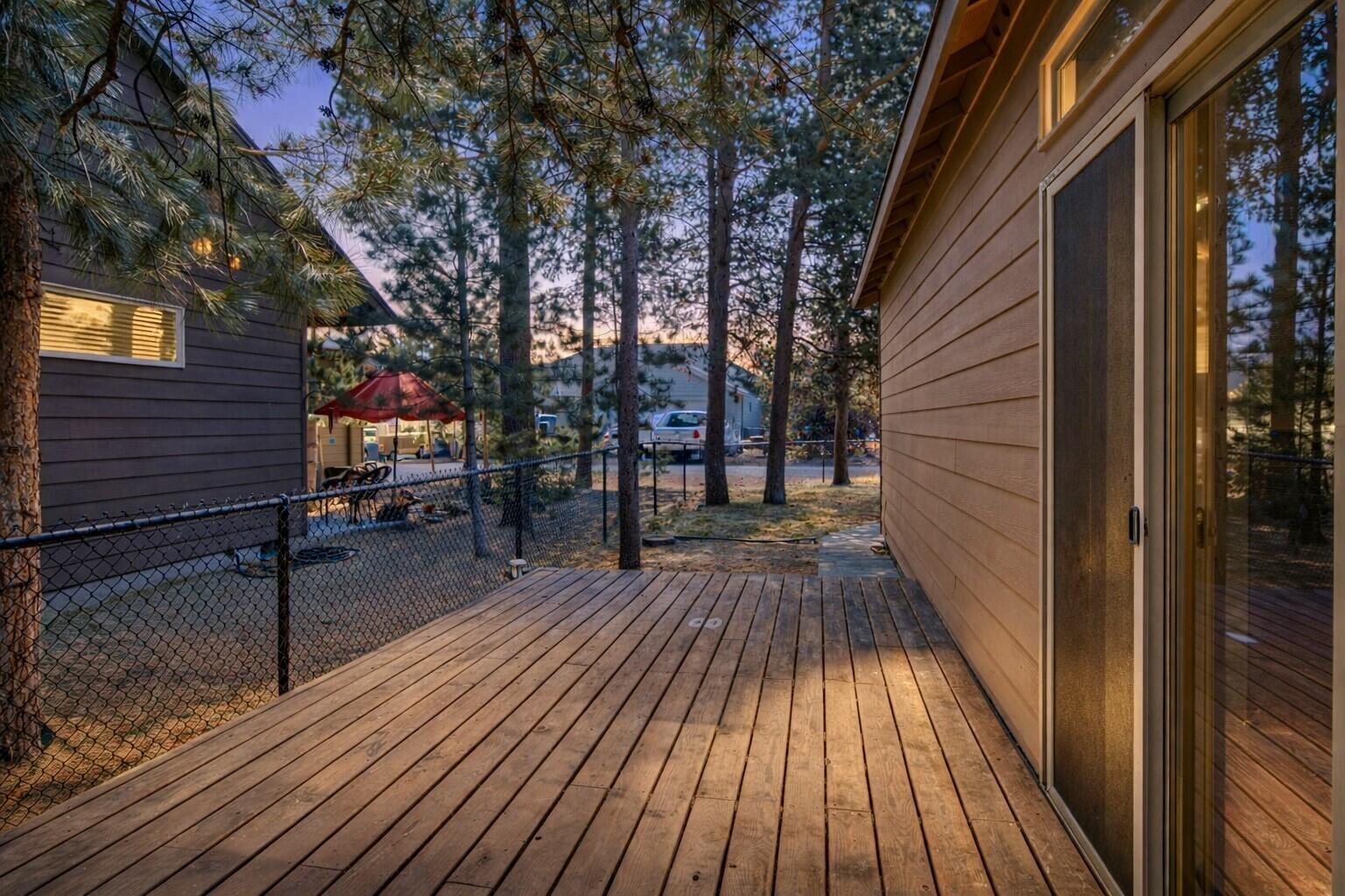 51861 Hollinshead Place