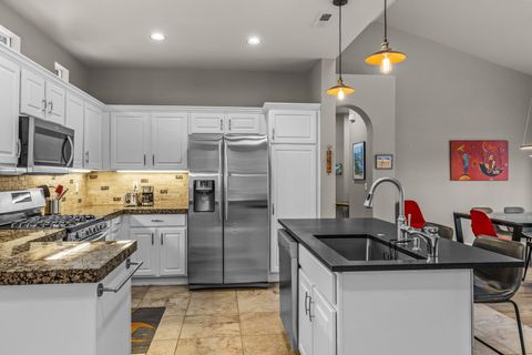 Tiny photo for 61578 Devils Lake Drive, Bend, OR 97702 (MLS # 220219915)