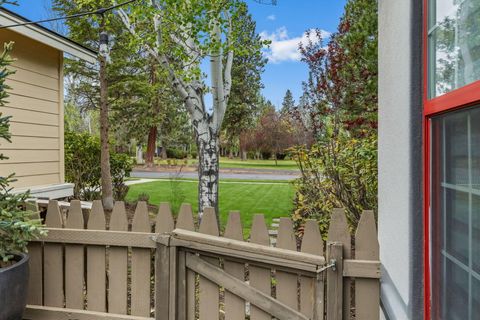 Tiny photo for 61578 Devils Lake Drive, Bend, OR 97702 (MLS # 220219915)
