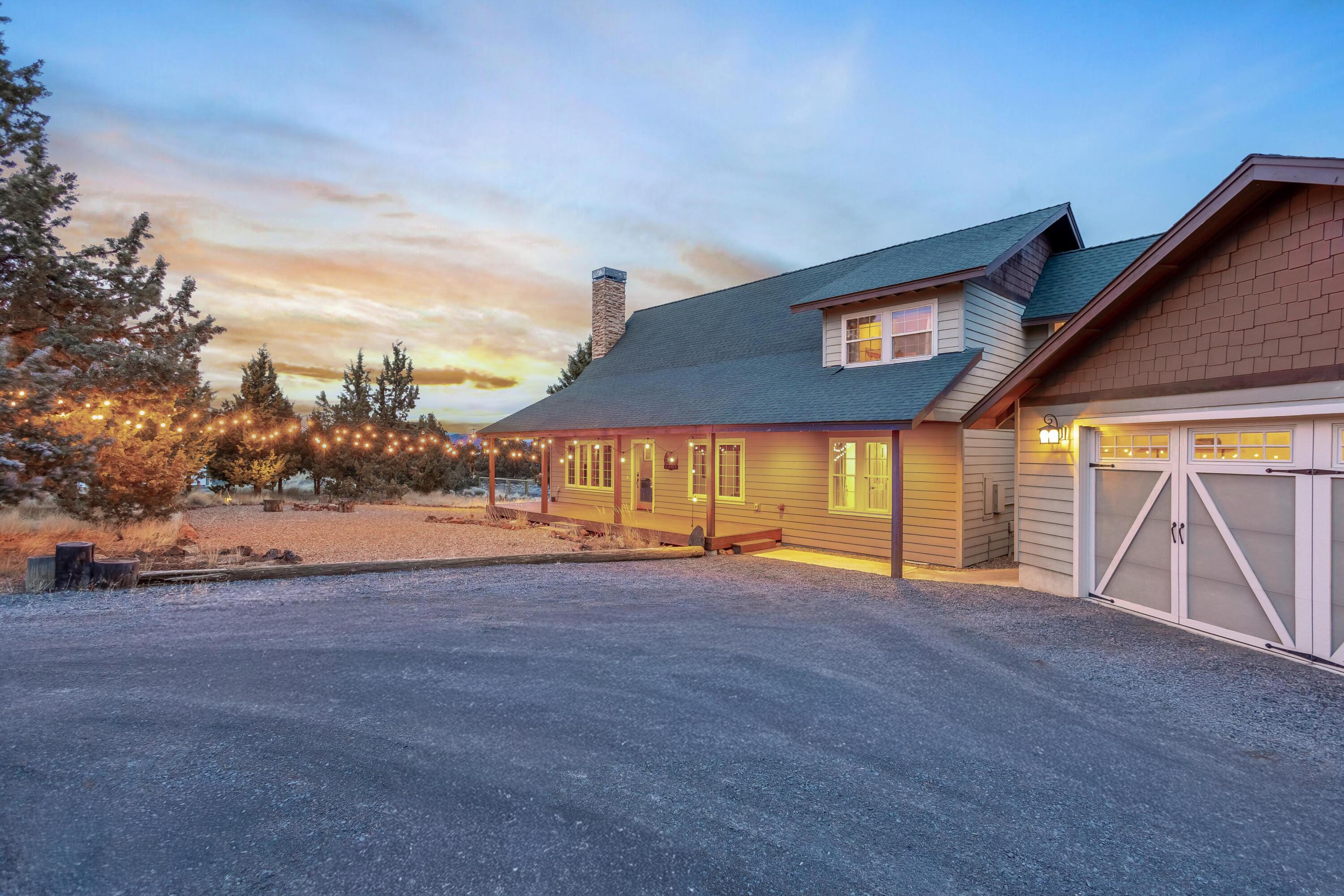 8551 S Red Cloud Lane