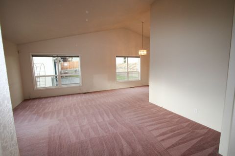 Tiny photo for 167 Peach Street, Klamath Falls, OR 97601 (MLS # 220212745)