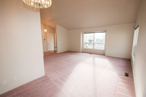 Tiny photo for 167 Peach Street, Klamath Falls, OR 97601 (MLS # 220212745)