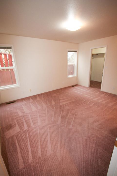 Tiny photo for 167 Peach Street, Klamath Falls, OR 97601 (MLS # 220212745)
