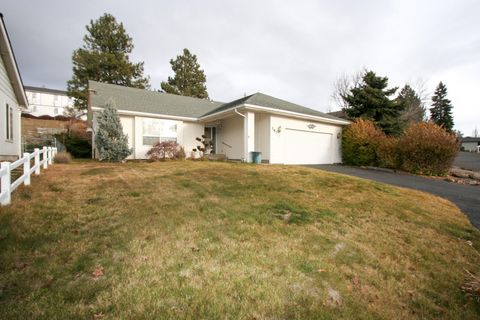 Tiny photo for 167 Peach Street, Klamath Falls, OR 97601 (MLS # 220212745)