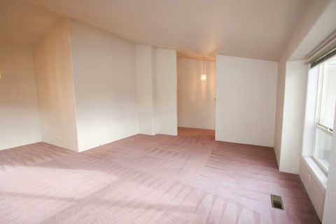 Tiny photo for 167 Peach Street, Klamath Falls, OR 97601 (MLS # 220212745)