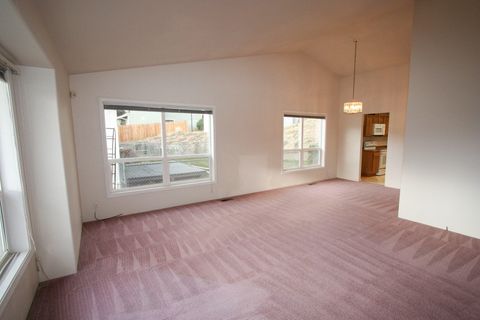 Tiny photo for 167 Peach Street, Klamath Falls, OR 97601 (MLS # 220212745)