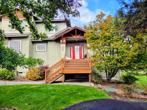 Tiny photo for 855 Golden Pheasant Drive, Redmond, OR 97756 (MLS # 220210183)