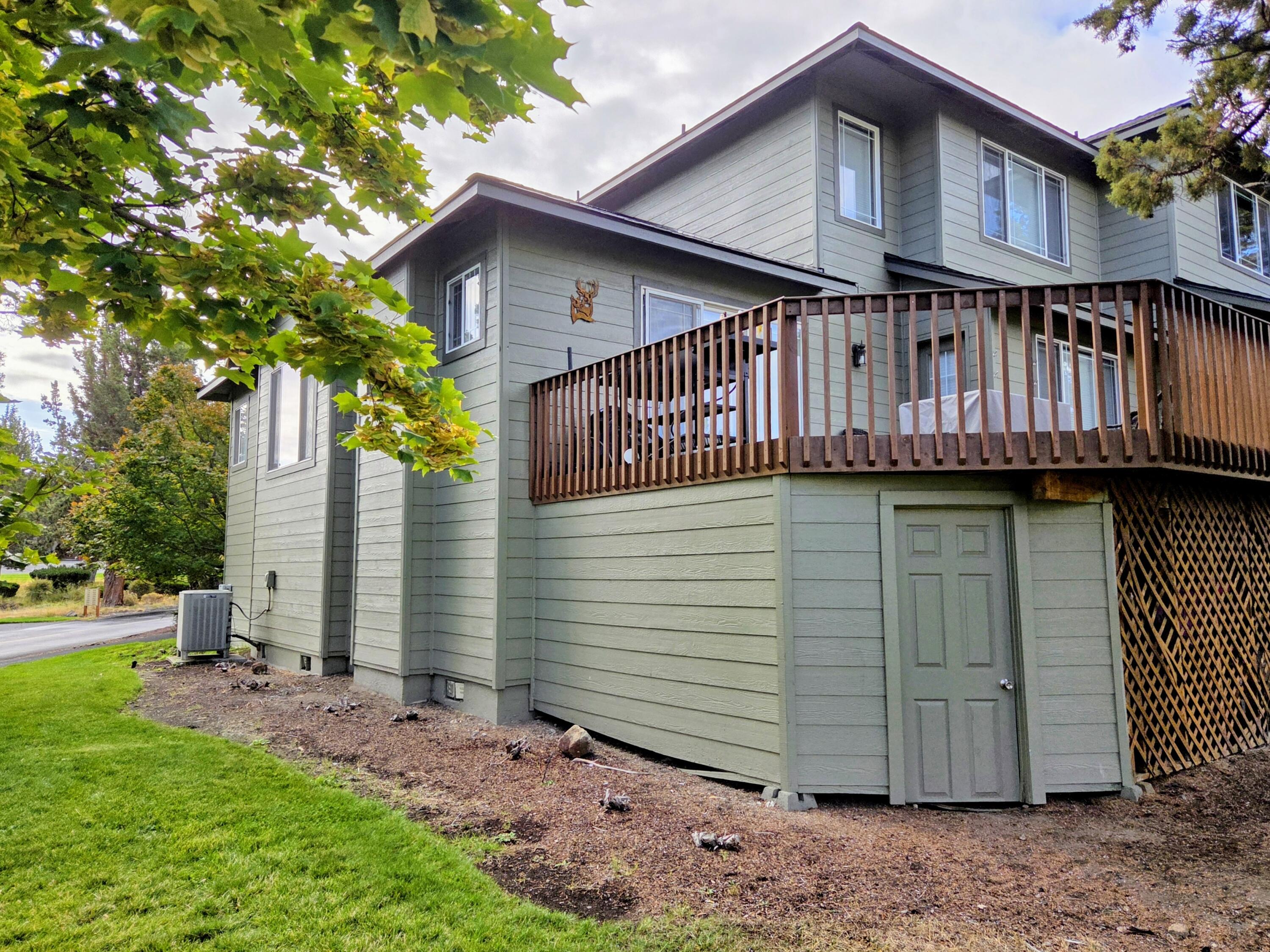 855 Golden Pheasant Drive