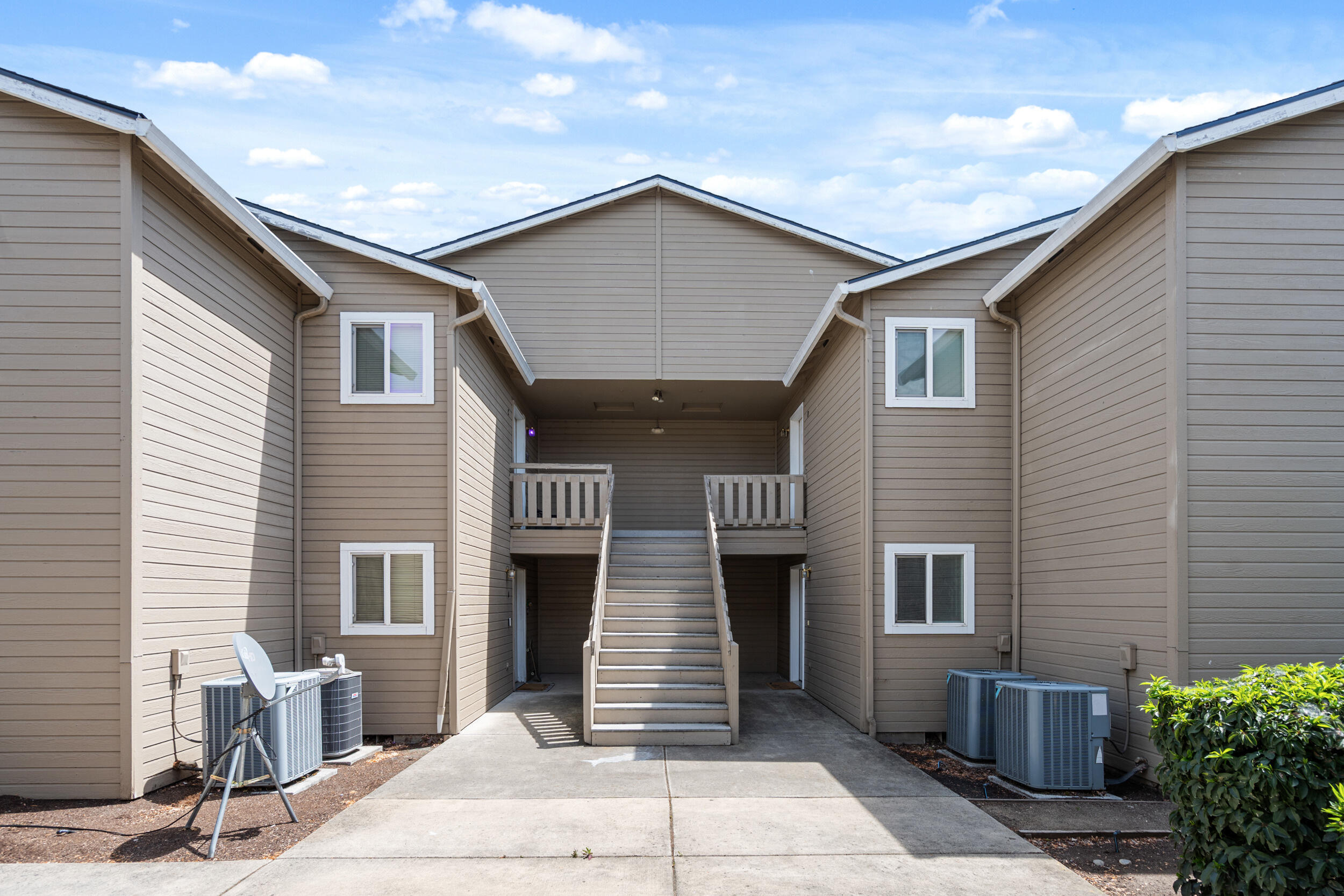 1990 Skypark Drive