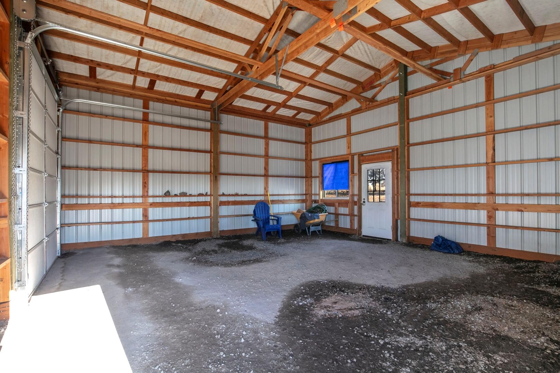 Hammerstone Ind Bus - Commercial Sale