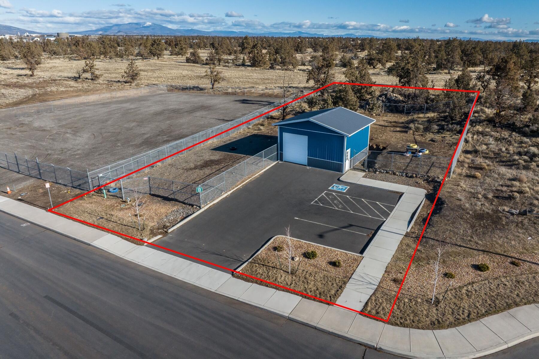 Hammerstone Ind Bus - Commercial Sale