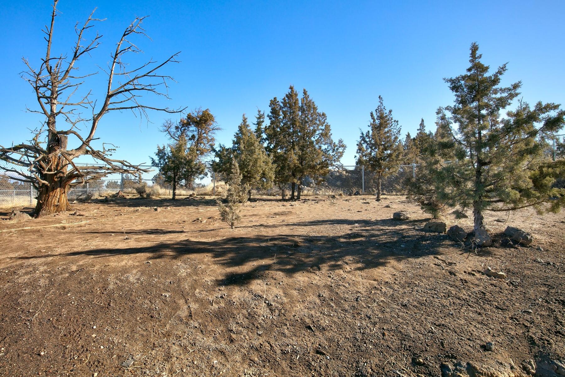 Hammerstone Ind Bus - Commercial Sale