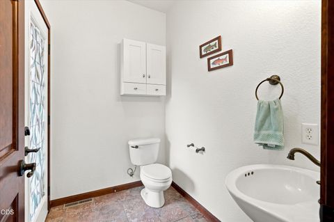 Tiny photo for 3716 Sherwood Park Drive, Medford, OR 97504 (MLS # 220225848)
