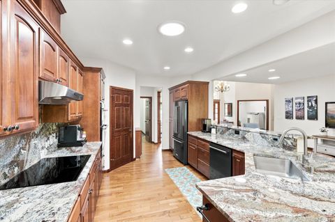 Tiny photo for 3716 Sherwood Park Drive, Medford, OR 97504 (MLS # 220225848)