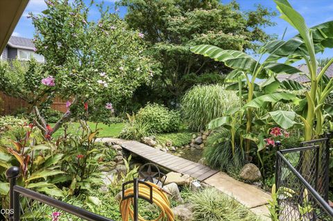 Tiny photo for 3716 Sherwood Park Drive, Medford, OR 97504 (MLS # 220225848)