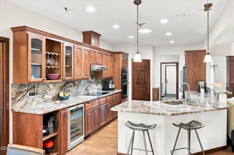 Tiny photo for 3716 Sherwood Park Drive, Medford, OR 97504 (MLS # 220225848)