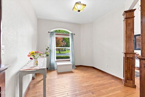 Tiny photo for 3716 Sherwood Park Drive, Medford, OR 97504 (MLS # 220225848)