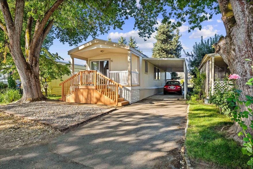 Spacious & Move-In Ready Single Wide in a Great Medford Location! 55+ only.
Don't miss this well-maintained 2 bedroom, 1 bath mobile home offering 1,050 sqft of comfortable living space. Built in 2001, this home features a bright and open floorplan that maximizes every square foot. The primary bedroom includes his & her closets for ample storage, and the full bathroom is equipped with a shower/tub combo for your convenience.

Located in a quiet and desirable area of Medford, close to Historic Jacksonville. Whether you're a first-time buyer, looking to downsize, or invest, this home is a solid choice at an affordable price.

Vacant and easy to show — come take a look today!