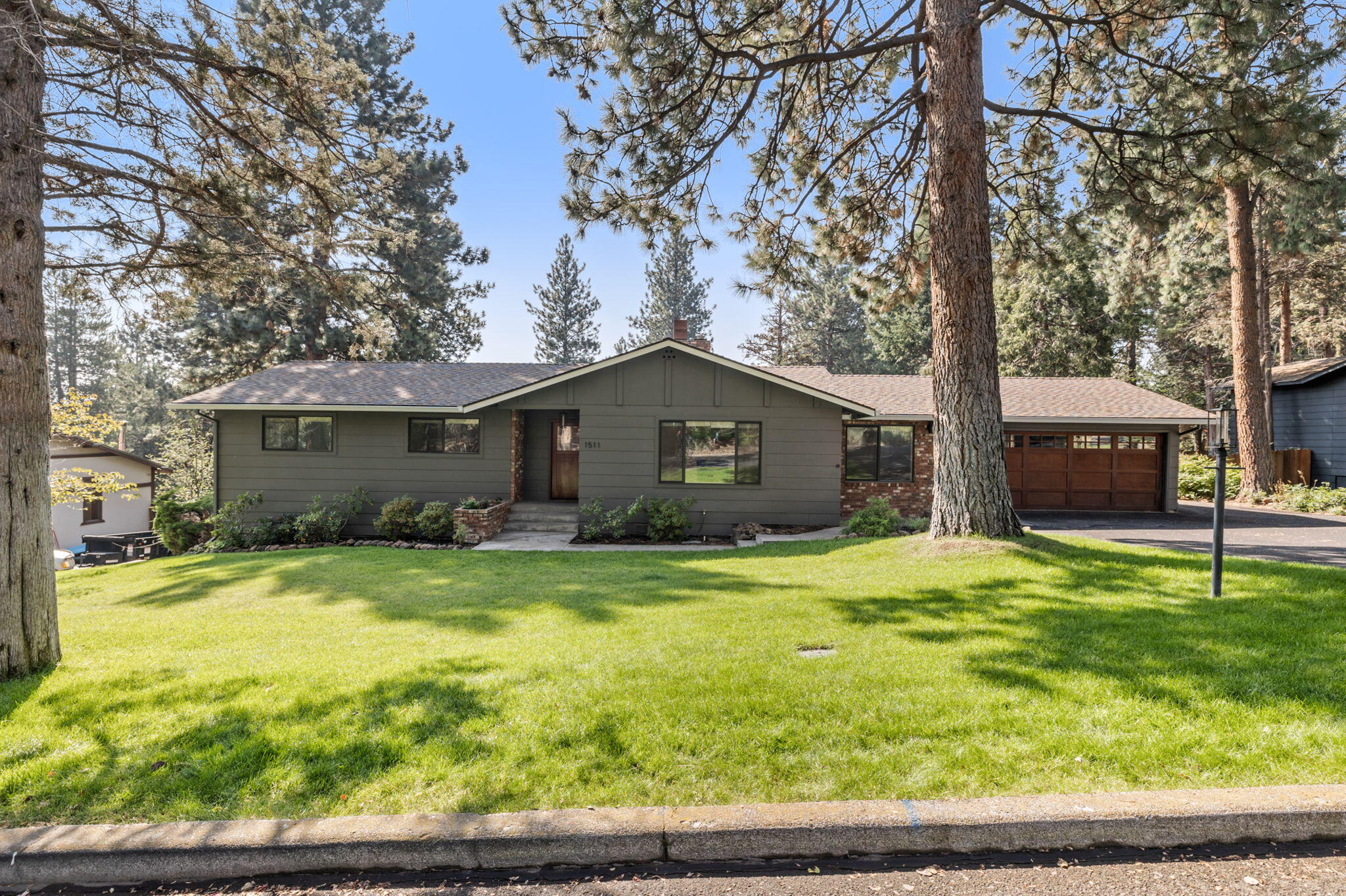 Pine West - Residential