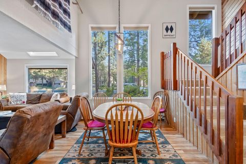 Tiny photo for 57328 Mountain View Lane, Sunriver, OR 97707 (MLS # 220210301)