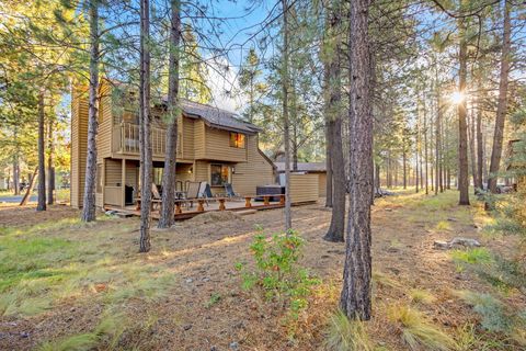 Tiny photo for 57328 Mountain View Lane, Sunriver, OR 97707 (MLS # 220210301)